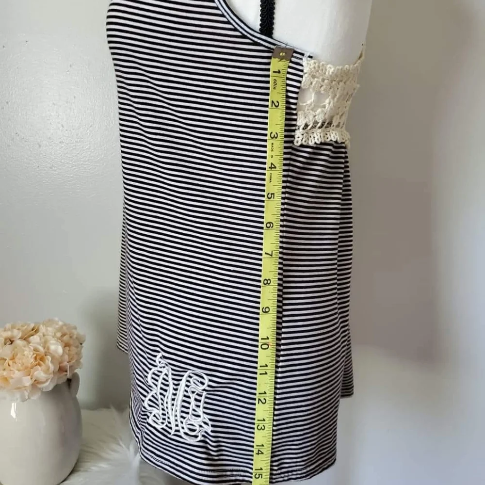 Ge Rui Si Tank Top - Picture 4 of 5